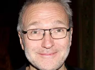 Laurent Ruquier : Furieux après un vol, l'animateur n'a pas été reconnu, contrairement à son compagnon Hugo Manos !
