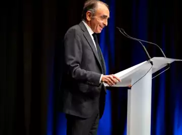 "Pas la stature physique d'un président" : Jean-Marie Le Pen attaque Eric Zemmour sur son physique !