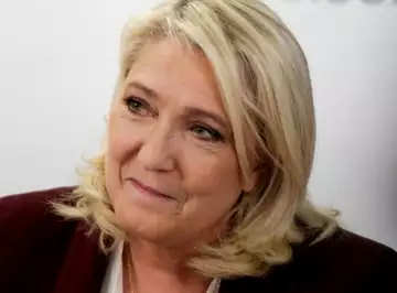 Marine Le Pen amaigrie de "12 kilos" : c'est le régime qu'elle s'est imposé pour être au top pour sa campagne !