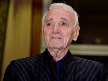 Charles Aznavour, un alcoolique ? Révélations fracassantes d'un confident sur ses problèmes avec le "whisky" !