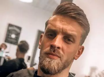 Jordan des Ch'tis : après un divorce difficile, le beau gosse s'affiche avec Manon, la nouvelle femme de sa vie... officialisation dangereuse !