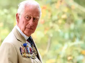 Une affaire d'agression sur de jeunes adolescents ébranle la famille royale britannique... Le prince Charles dans le collimateur !