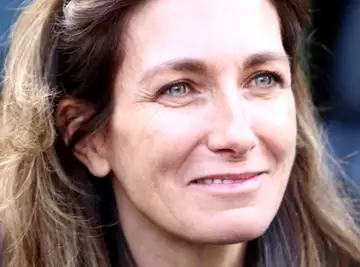 Anne-Claire Coudray : Un membre de sa famille est bloqué en Ukraine, la célèbre journaliste fait le point sur cette terrible situation qui touche ses proches !
