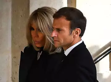 "Un ado pas fini" et Nabilla : Eric Zemmour très dur avec le couple Macron !