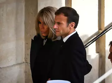 Emmanuel Macron "complètement con" selon Brigitte, les propos du chef de l'Etat contre les "anti-sida" risquent de ne pas être bien perçus par sa femme