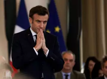 "On va les avoir, ces..." Ce SMS d'insultes d'Emmanuel Macron refait surface à quelques semaines des élections.