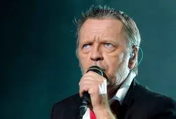 Renaud : sa belle déclaration à Angèle, alors qu'il s'exprime sèchement sur Stromae !