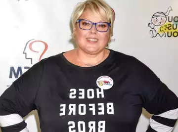 Pour la première fois de sa vie de "mère célibataire", Laurence Boccolini parle de "Je suis divorcée depuis de nombreuses années".