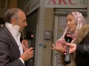 Eric Zemmour : Dans la rue, il oblige une femme voilée à enlever son foulard - la vidéo qui a déjà enflammé Twitter !