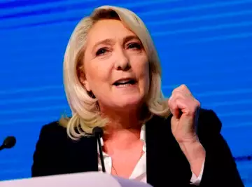Le créateur de mode et ami des plus grandes stars américaines, Jacquemus, "vomit" sur Marine Le Pen !