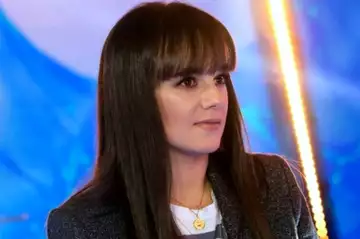 Alizée : la chanteuse dit stop à ses cheveux... son traitement, sa décision radicale !