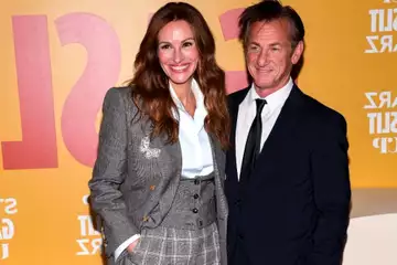 Sean Penn de retour d'Ukraine fait face à Julia Roberts... et fait THE statement