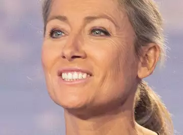 Anne-Sophie Lapix : La journaliste se met à chanter pendant les informations... Une séquence que personne n'attendait !