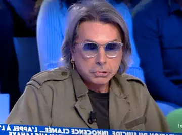 Jean-Luc Lahaye menace de se suicider dans une lettre. Son meilleur ami débarque chez TPMP et jette tout à la poubelle !