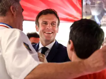 Emmanuel Macron propose le poste de Premier ministre à un membre du PS... et se voit opposer une fin de non-recevoir !