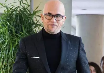 Pascal Obispo : le chanteur partage une photo rare avec son fils Sean, les internautes sont étonnés de la ressemblance !