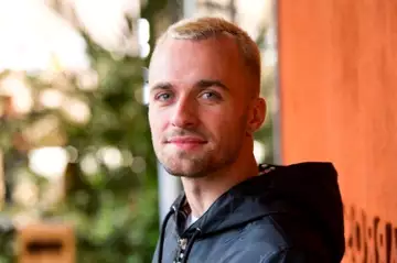 La star de YouTube et de Twitch Squeezie vient-elle de faire son coming out avec "Adieu les filles" ?