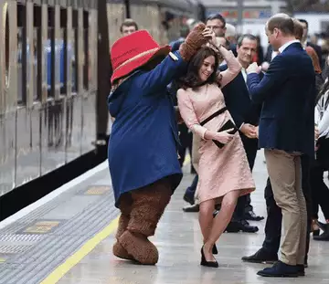 Quand Kate Middleton danse avec l’ours Paddington…