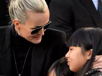 Laeticia Hallyday : ses nouvelles photos avec Jade, Joy et Jalil Lespert font rêver ses fans !