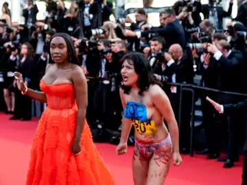 Festival de Cannes 2022 : une femme en tenue d'Eve prend d'assaut le tapis rouge - les photos choc qui ont fait le tour du web