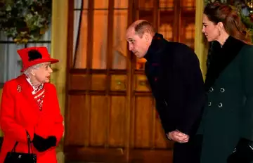 La reine Elizabeth II encore faible à cause du Covid-19 : cette visite à Windsor en dit long
