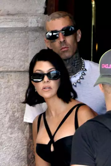 Kourtney Kardashian a épousé Travis Barker : découvrez les photos de leur mariage civil !