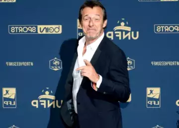 Jean-Luc Reichmann complètement nu dans la série "Léo Matteï", ce moment gênant qui se transforme en crise de rire !