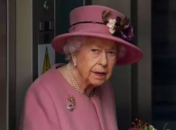 Un garde de la reine Elizabeth II est accusé d'avoir abusé d'un enfant : la vidéo terrifiante !