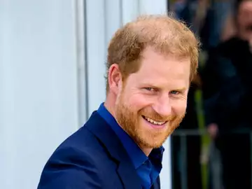 Chaleur : ces photos du prince Harry torse nu (et tonique) rendent la toile folle !