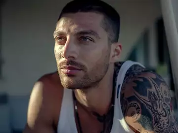 365 jours jusqu'au lendemain : qui est Nacho, le beau gosse du deuxième volet, qui fait fantasmer les fans de la saga ?
