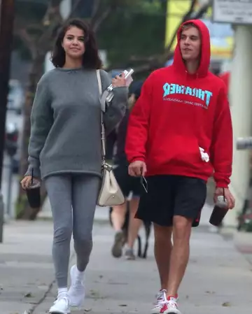 Grammy Awards 2022 : Selena Gomez, Justin et Hailey Bieber : les photos dont tout le monde parle !