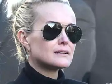 Laeticia Hallyday doit retourner à Los Angeles pour les funérailles de son "frère de cœur" aux urgences