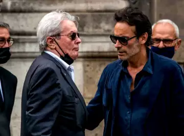 Alain Delon : ses deux fils Anthony et Alain-Fabien sont-ils sur la même longueur d'onde ? La réponse touchante du cadet !