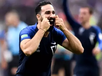 "Je viens prendre un verre dans ta chambre" ... Adil Rami cash sur le début de sa relation tumultueuse avec Pamela Anderson