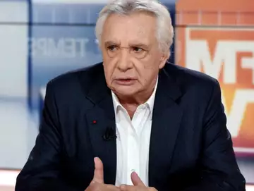 Jean-Luc Mélenchon atomisé par Michel Sardou, le leader de La France Insoumise contre-attaque : "Quand on aura gagné...".