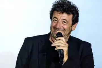 "Ferme ta g*****", "Chanteur merdique"... cette phrase de Patrick Bruel qui a suscité la colère des anti-vaccins