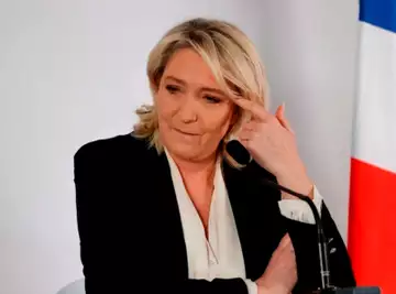 Alerte info - Marine Le Pen, la fin : la candidate du RN annonce son retrait après une défaite...