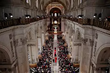 Grand évanouissement pendant le jubilé de la reine Elizabeth II. Vous n'avez certainement pas encore vu ces images impressionnantes !