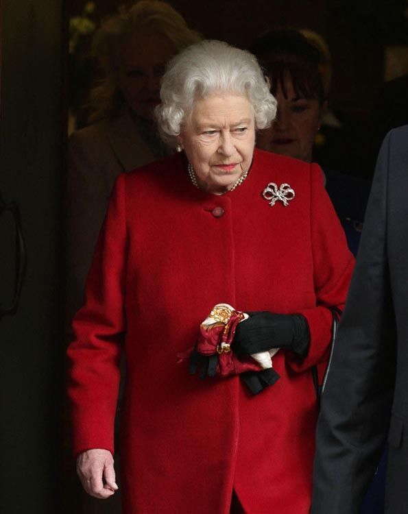 Nouveau malheur pour Elizabeth II : après son hospitalisation, elle sera remplacée par un président !