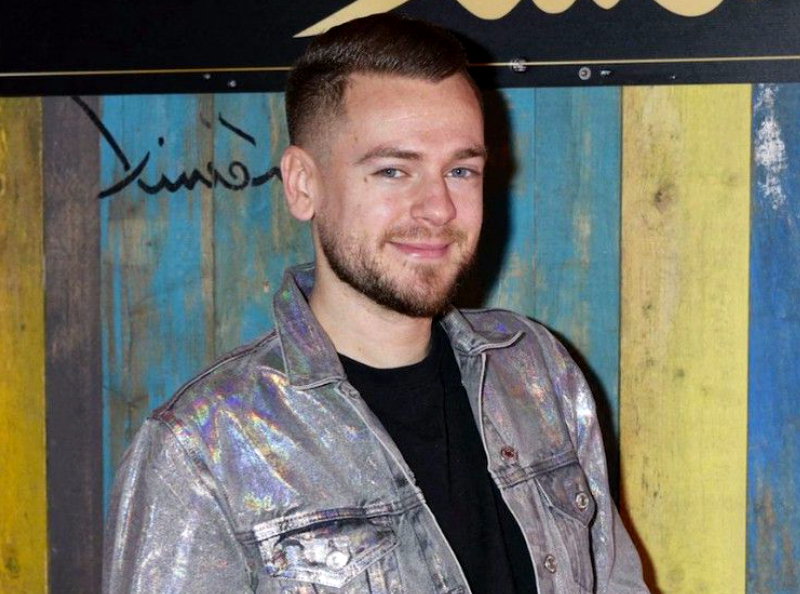 "Ça ne va pas bien" : Jeremstar, inquiet, révèle qu'il est séparé de son partenaire.