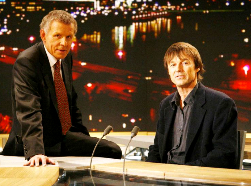 "Ils en remettent une couche" : 14 victimes présumées de Nicolas Hulot et PPDA accablent Emmanuel Macron !