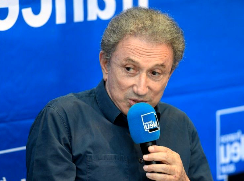 Michel Drucker en conflit avec sa mère à propos de "Les Nuls" ? La surprenante révélation de l'animateur