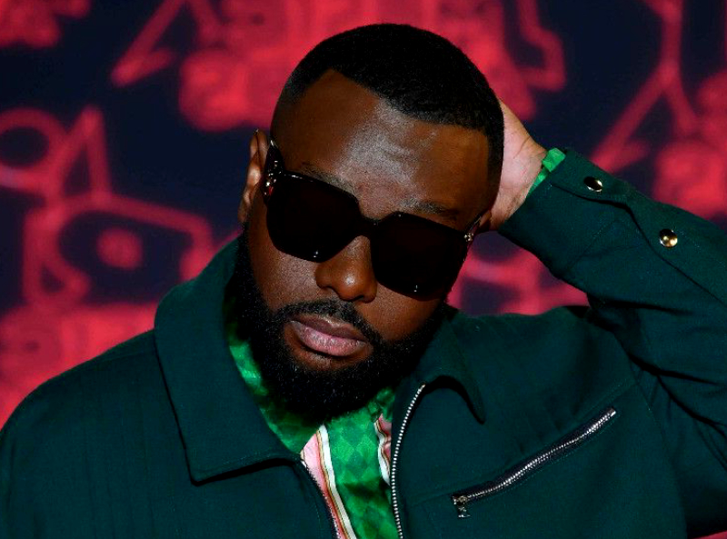 Maitre Gims et sa remarque polémique sur les musulmans : un homme politique célèbre le censure et cela fait mal