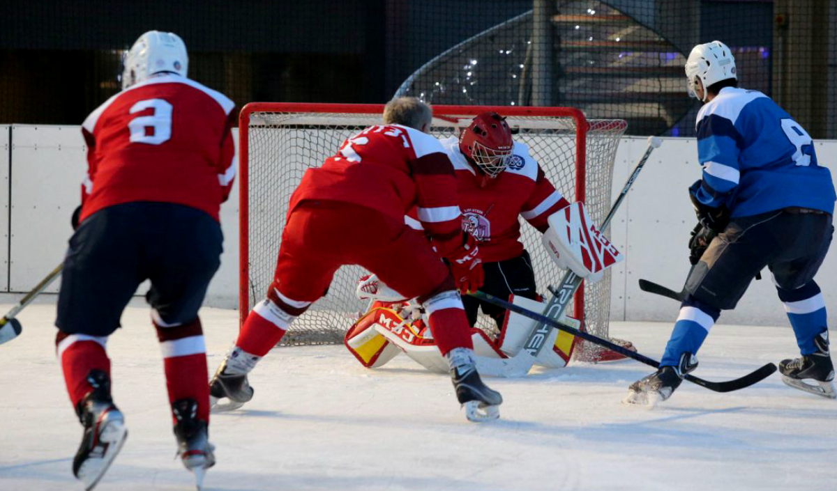 Drame au hockey : Teddy Balkind, 16 ans, meurt la gorge tranchée pendant un match