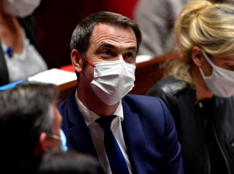 Covid-19 : Olivier Véran était au départ "contre le carnet de santé".