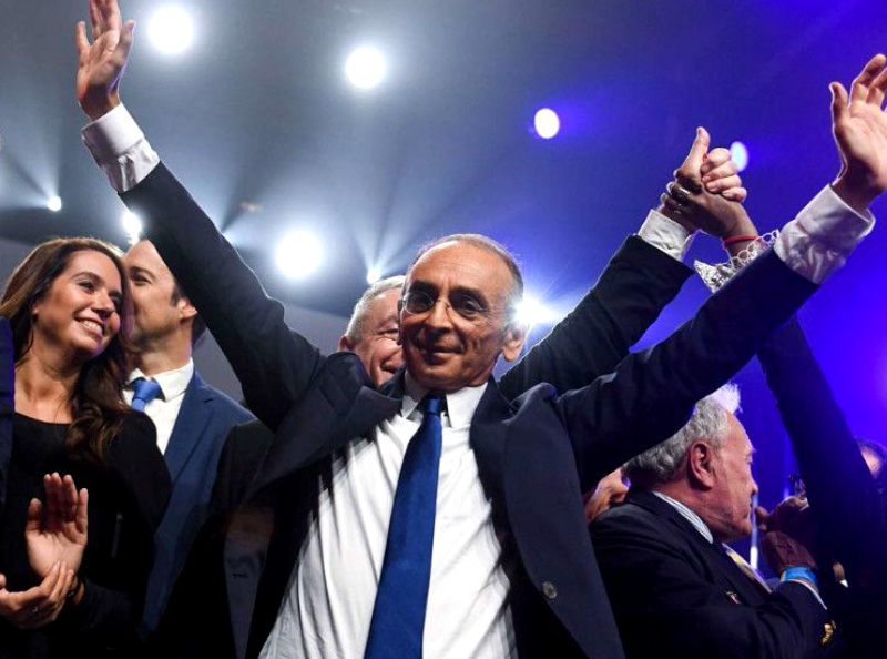 Eric Zemmour : sa compagne Sarah Knafo l'encadre et le corrige pendant une réunion.