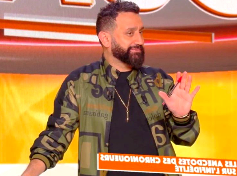 Cyril Hanouna accueille un nouveau chroniqueur dans "TPMP" : découvrez de qui il s'agit.