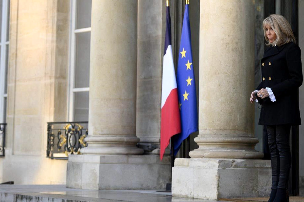 Brigitte Macron, née homme ? La Première dame poursuit en justice les deux femmes qui ont propagé la rumeur transphobe