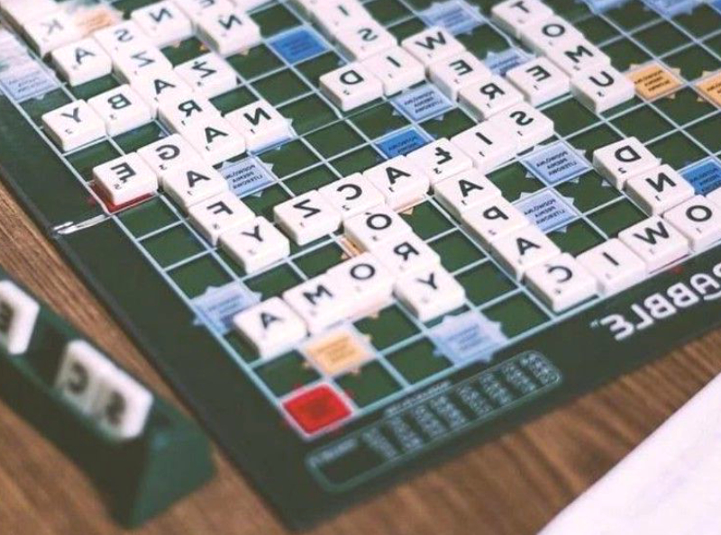 Un homme de 49 ans envoie "par erreur" des contenus pédopornographiques à son groupe de Scrabble, 3 ans de prison sans libération conditionnelle