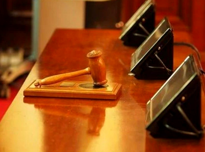 Un couple adopte des enfants pour les ... assassiner